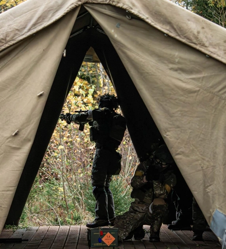 Airsoft varustus ja relvareplika treeningul